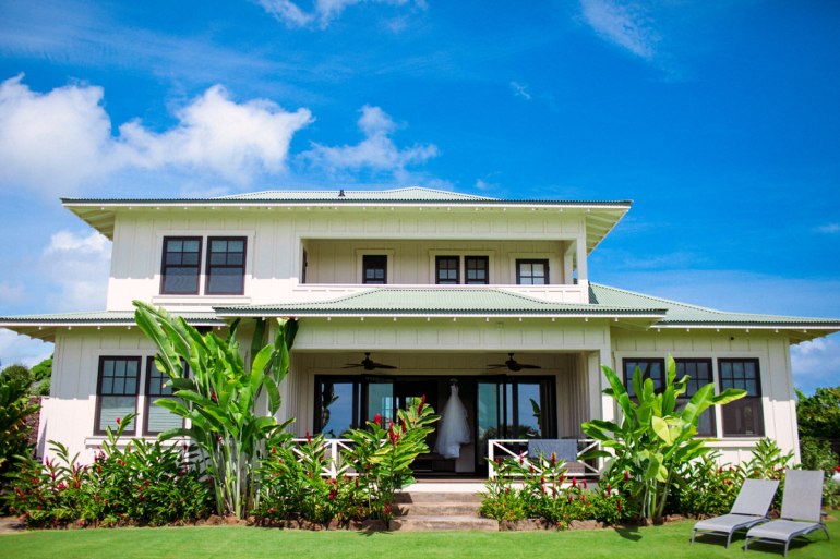 1GirlsGettingReady-14